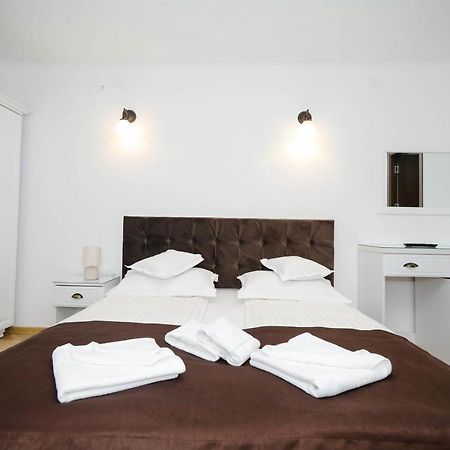 Casa Marica Hotel Baile Herculane Ngoại thất bức ảnh