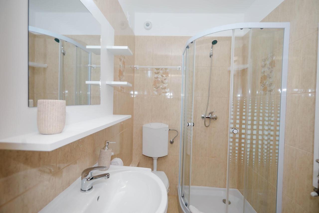 Casa Marica Hotel Baile Herculane Ngoại thất bức ảnh