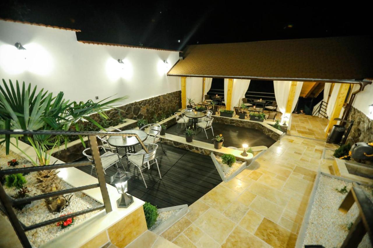 Casa Marica Hotel Baile Herculane Ngoại thất bức ảnh