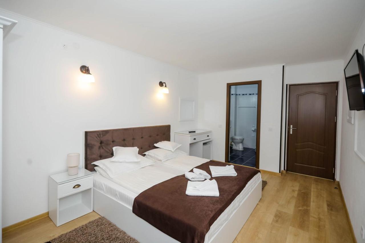 Casa Marica Hotel Baile Herculane Ngoại thất bức ảnh