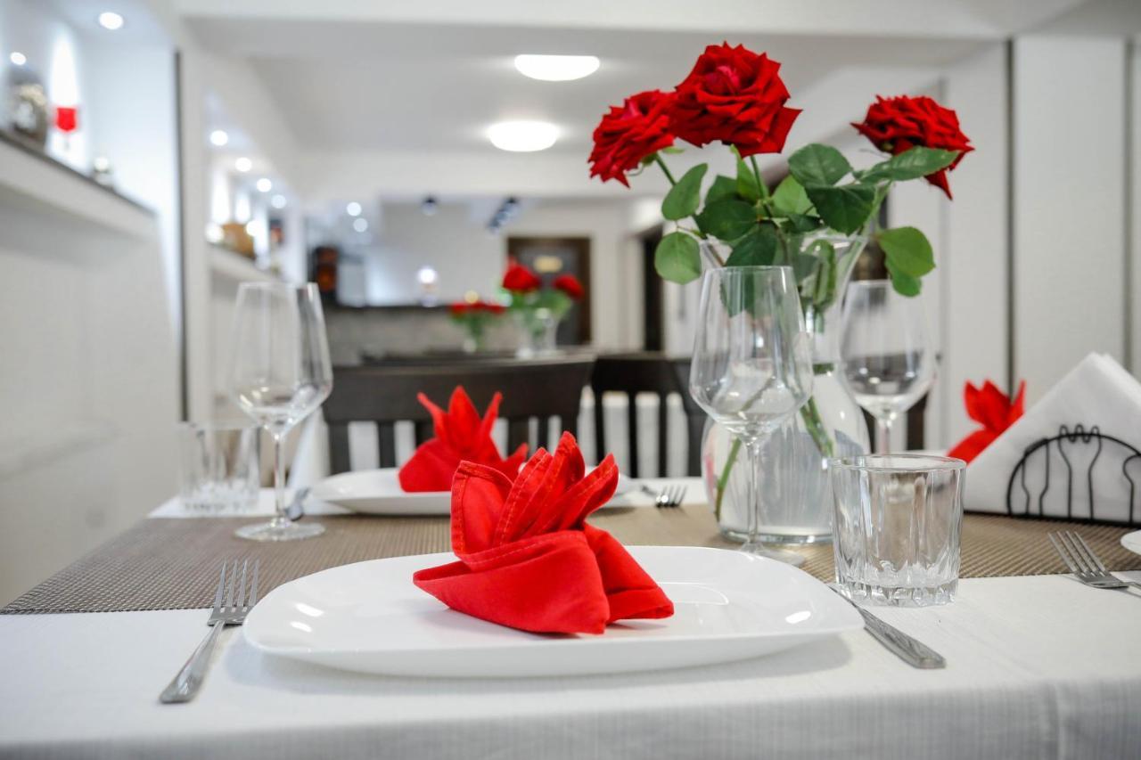 Casa Marica Hotel Baile Herculane Ngoại thất bức ảnh