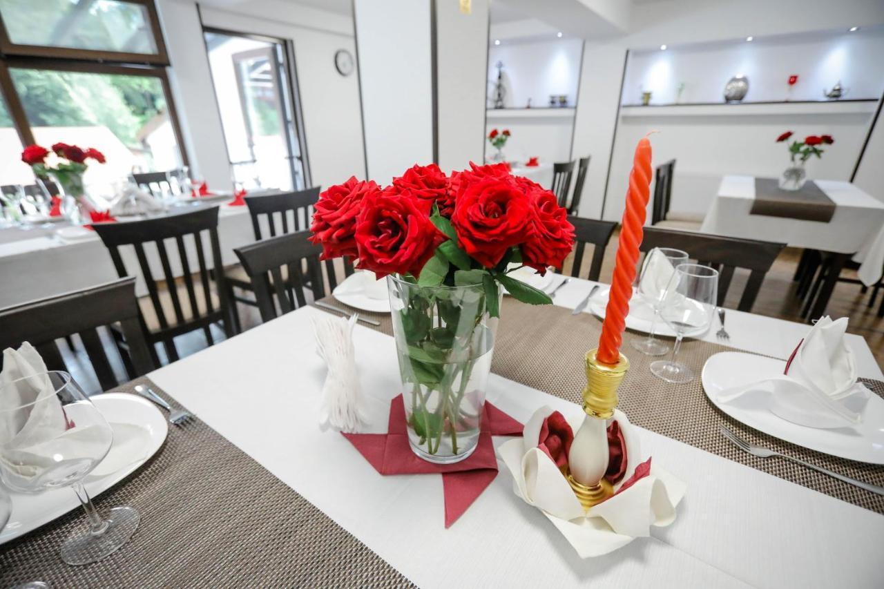 Casa Marica Hotel Baile Herculane Ngoại thất bức ảnh