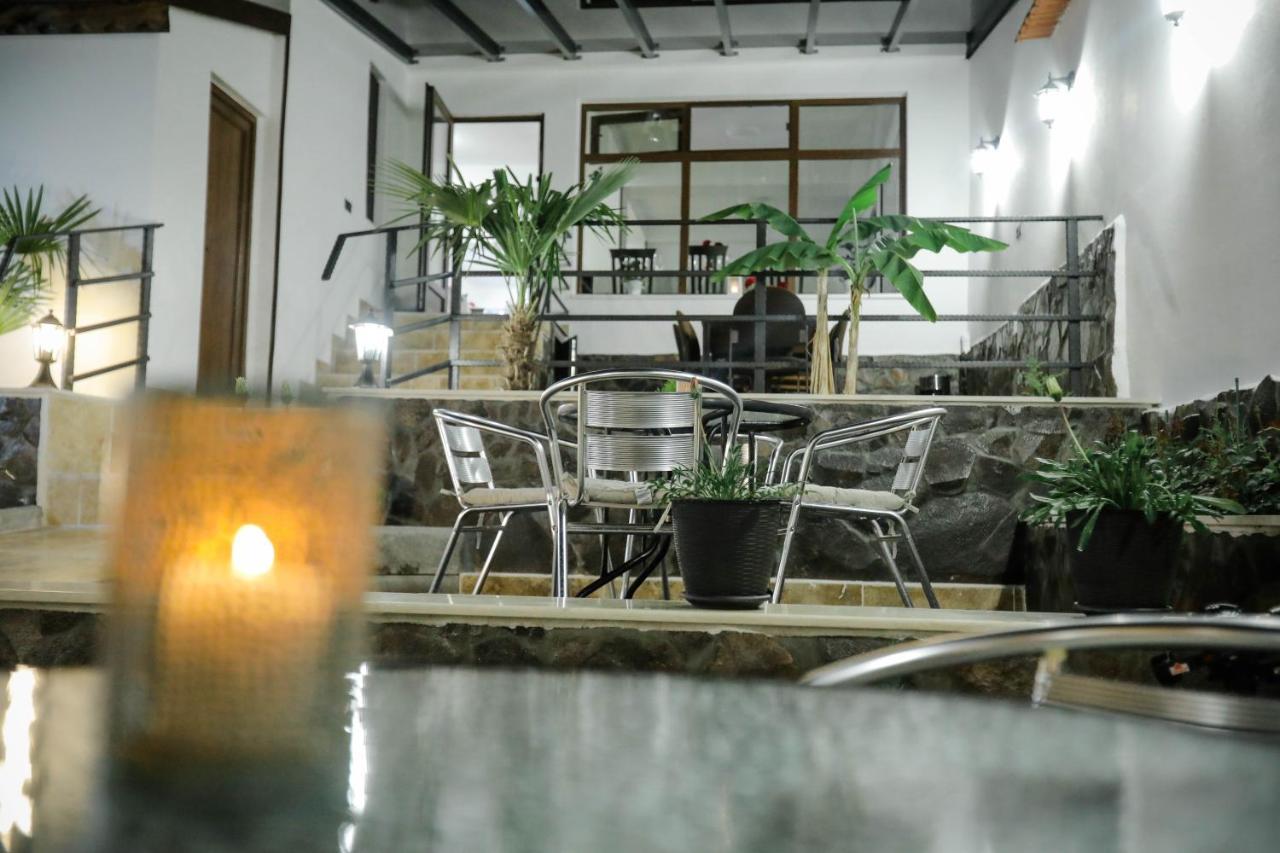 Casa Marica Hotel Baile Herculane Ngoại thất bức ảnh