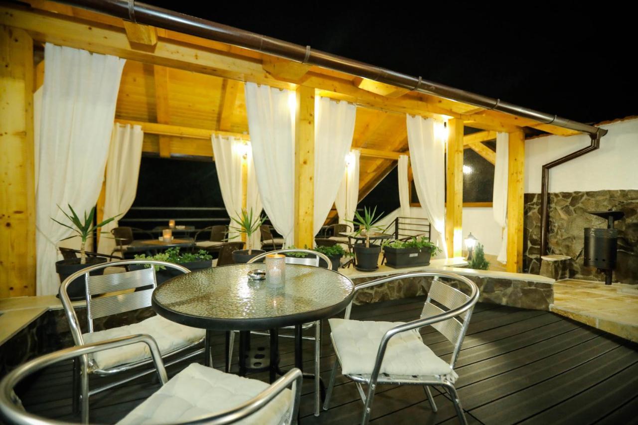 Casa Marica Hotel Baile Herculane Ngoại thất bức ảnh