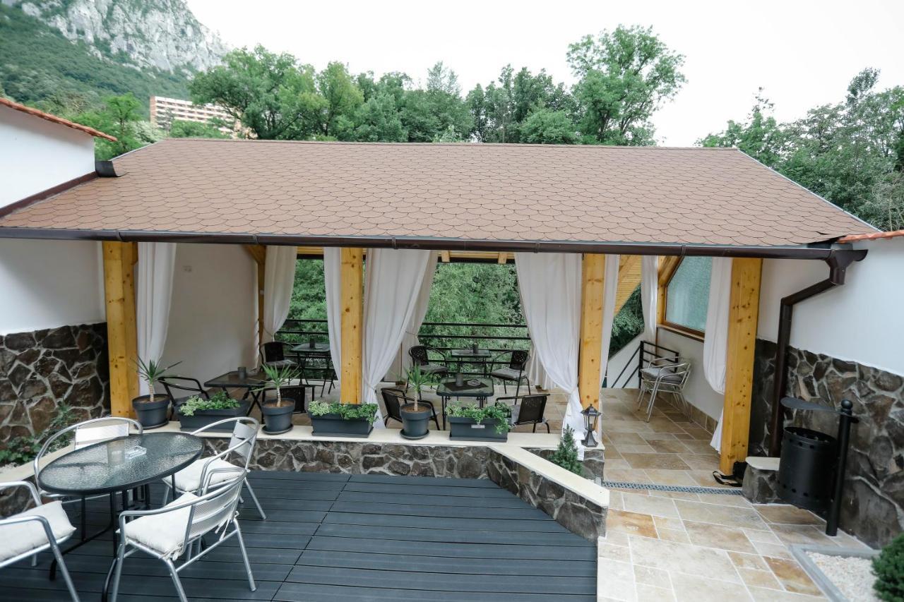 Casa Marica Hotel Baile Herculane Ngoại thất bức ảnh